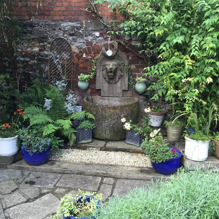 Sacred Garden Retreat Appartamento Glastonbury Esterno foto